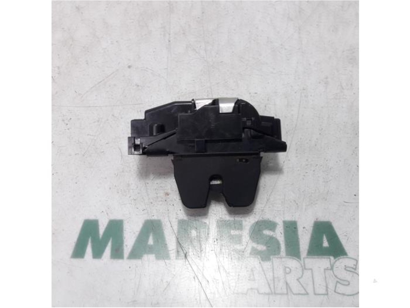 Citroen - C3 Picasso - Tailgate lock mechanism