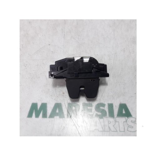 Citroen - C3 Picasso - Tailgate lock mechanism