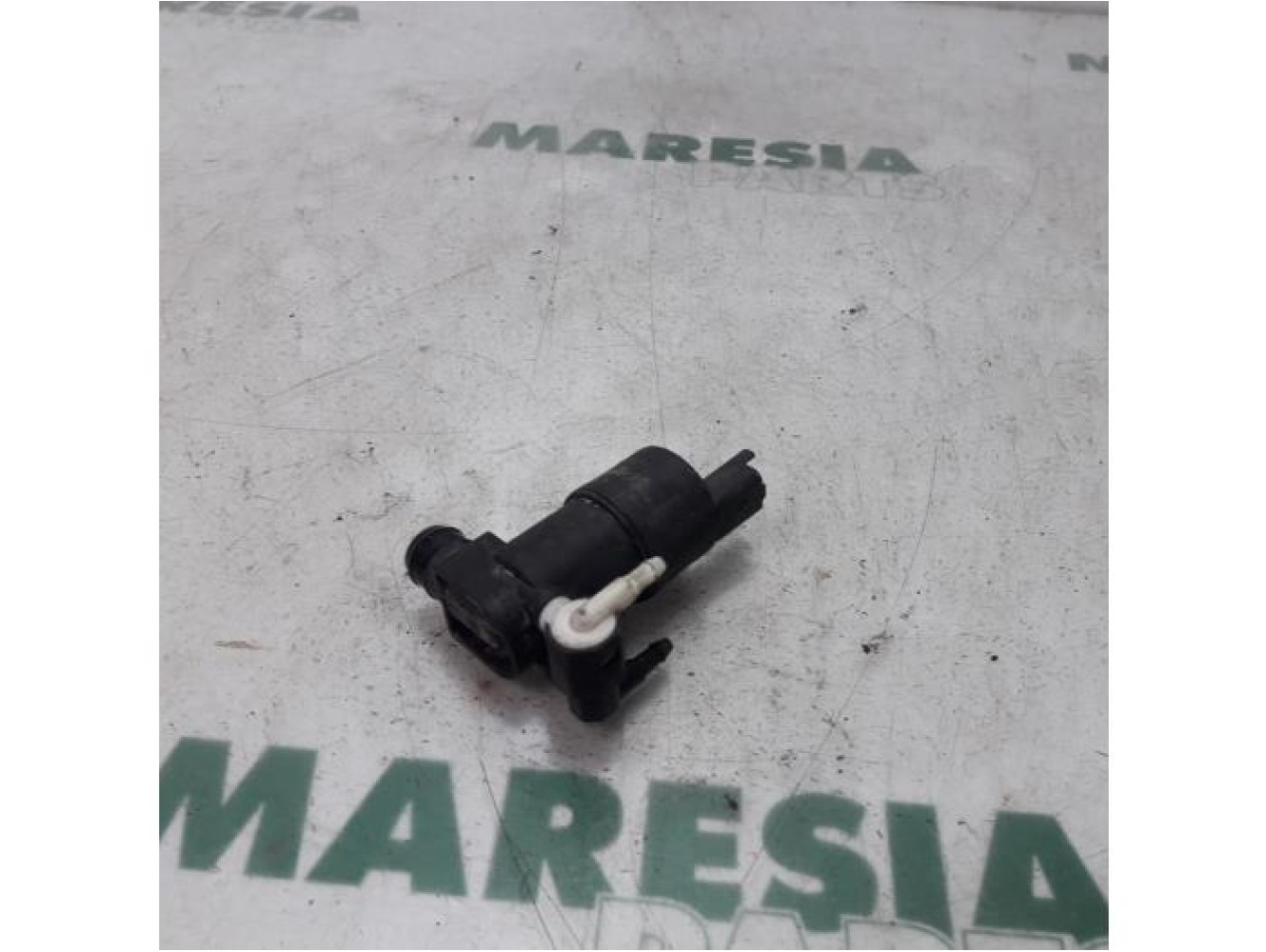 Citroen - C3 Picasso - Windscreen washer pump