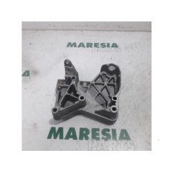 Renault - Megane Scenic - Engine mount