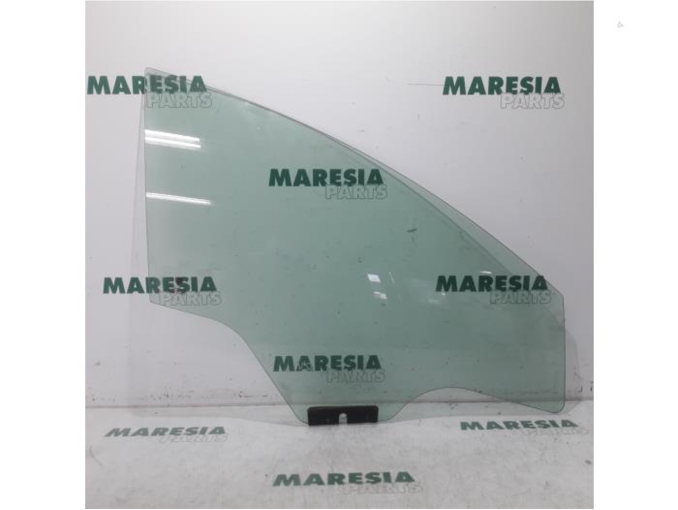 Lancia - Delta - Door window 4-door, front right