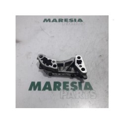 Peugeot - 207 - Engine mount