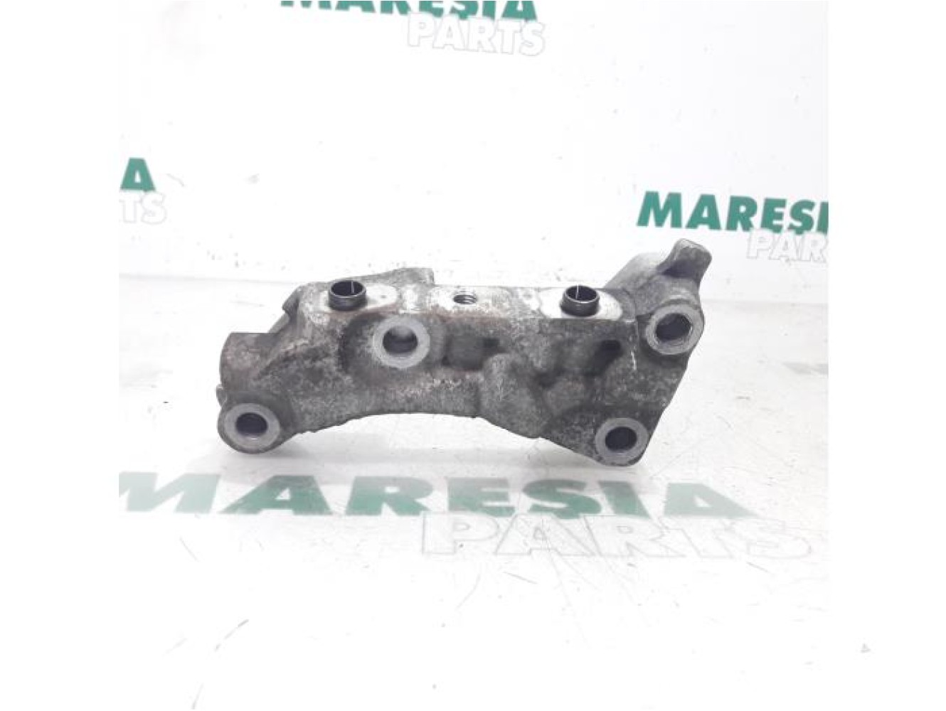 Peugeot - 207 - Engine mount