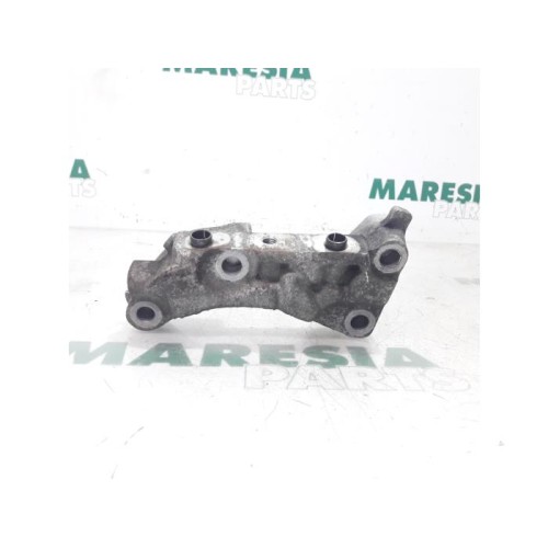Peugeot - 207 - Engine mount
