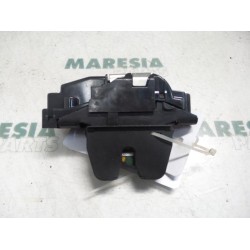 Peugeot - 207 - Tailgate lock mechanism