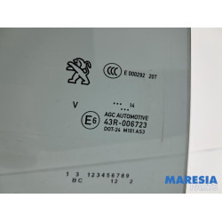 Peugeot - 308 - Rear door window 4-door door, rear right