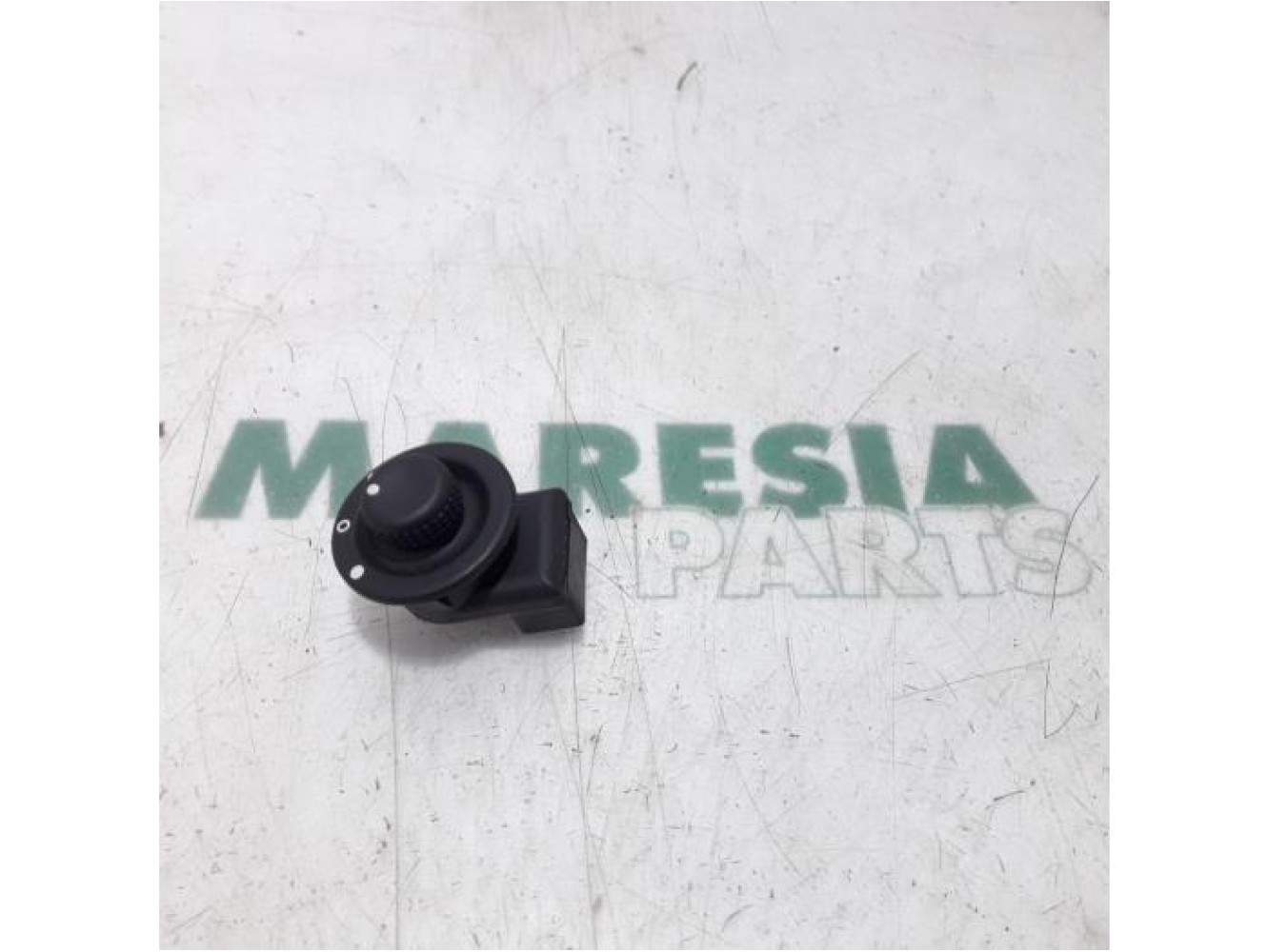 Renault - Clio - Mirror switch