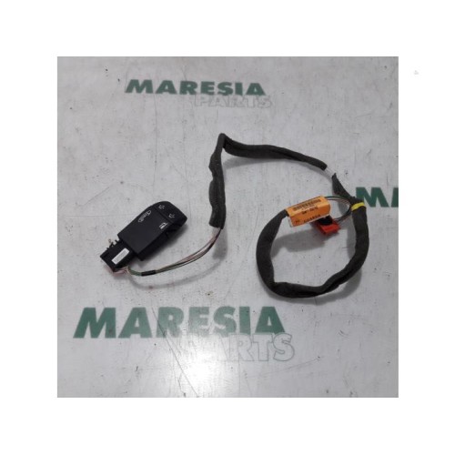 Renault - Clio - Steering wheel mounted radio control