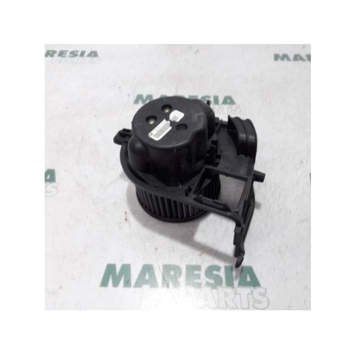 Renault - Clio - Heating and ventilation fan motor