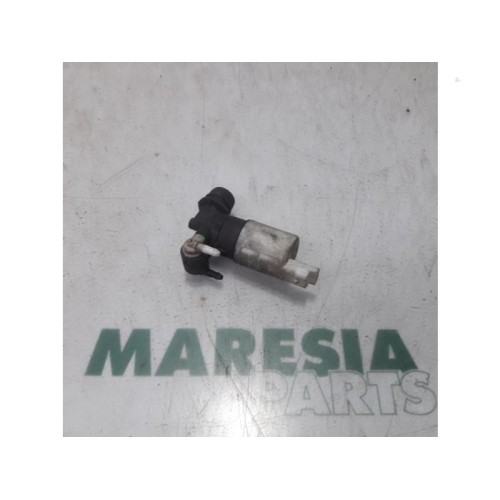 Renault - Megane Scenic - Windscreen washer pump