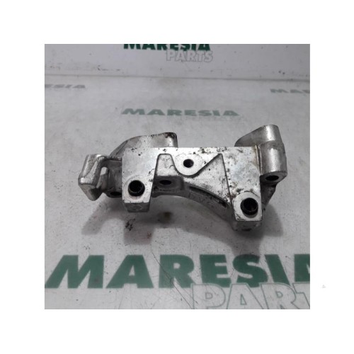 Citroen - C4 - Engine mount