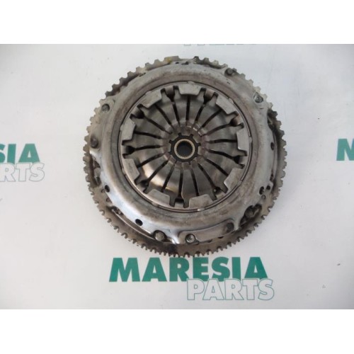 Renault - Captur - Flywheel