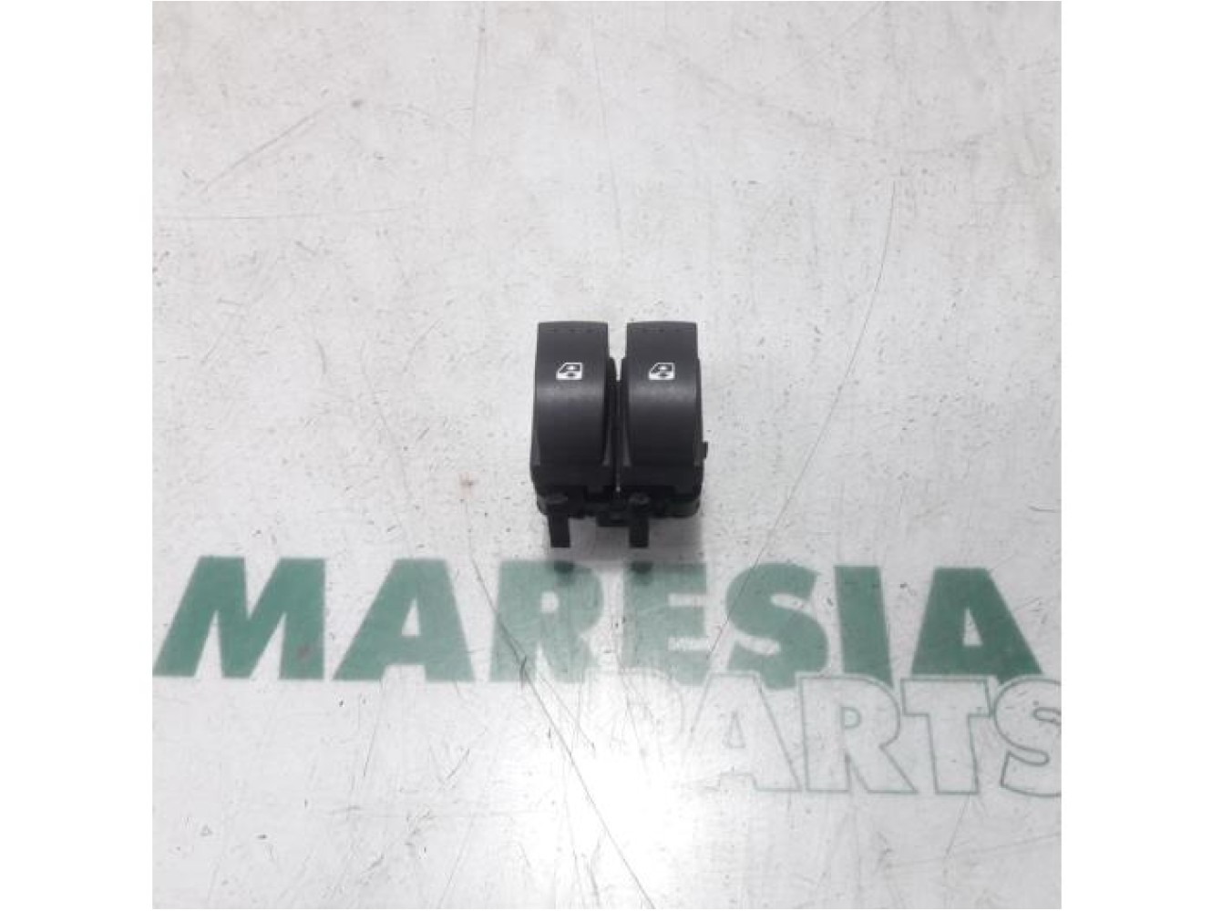 Renault - Kangoo - Multi-functional window switch