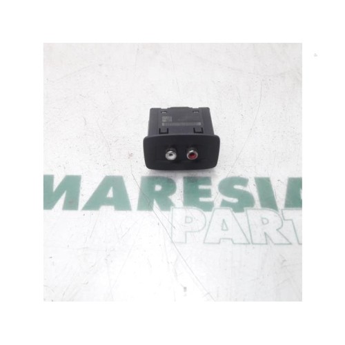 Renault - Kangoo - AUX / USB connection