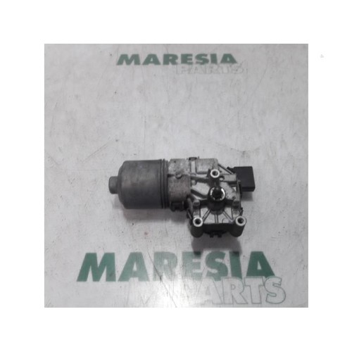 Alfa Romeo - GT - Front wiper motor