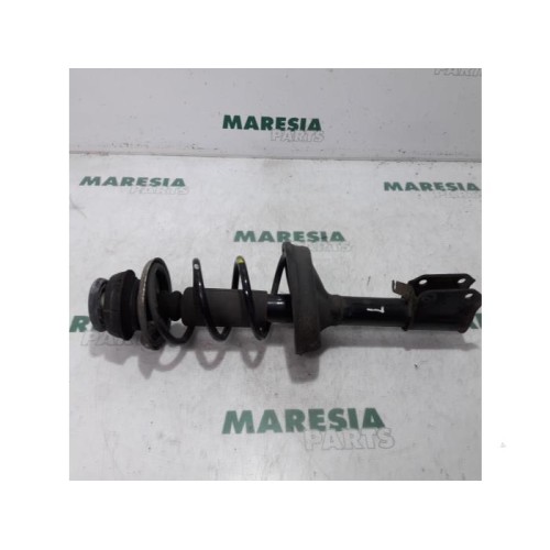 Renault - Twingo - Front shock absorber rod, left