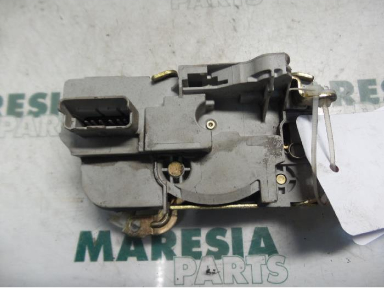 Citroen - C5 - Front door lock mechanism 4-door, right