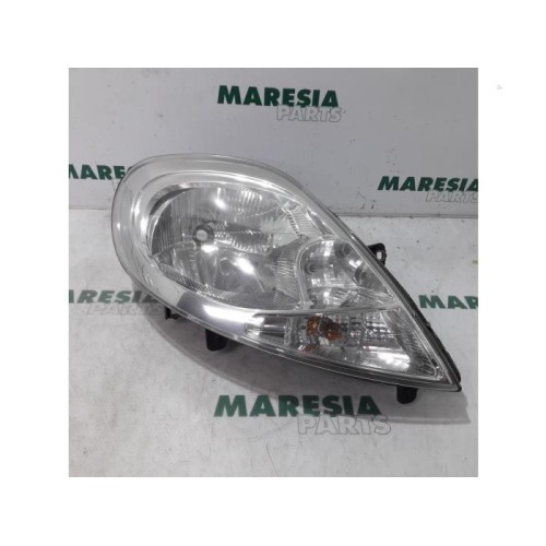 Renault - Trafic - Phare droit