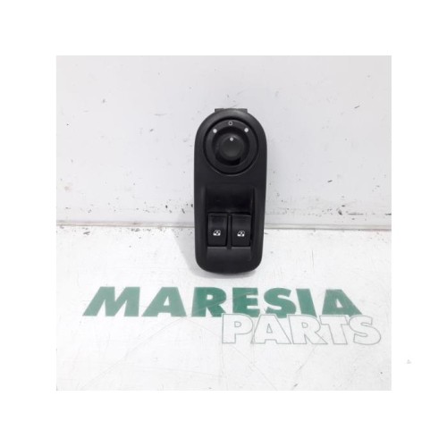 Renault - Trafic - Multi-functional window switch