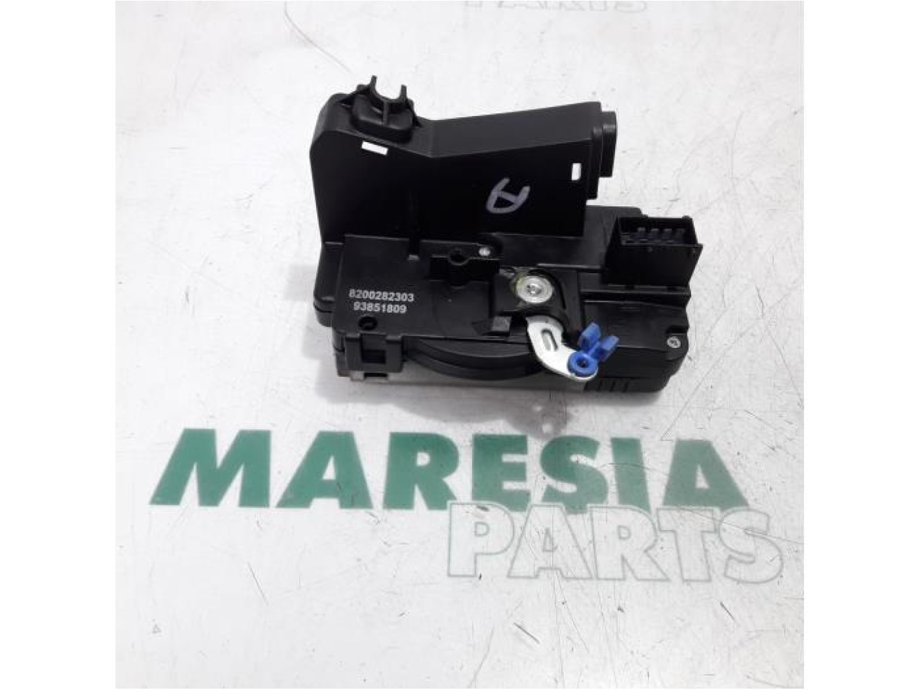 Renault - Trafic - Minibus/van rear door lock mechanism