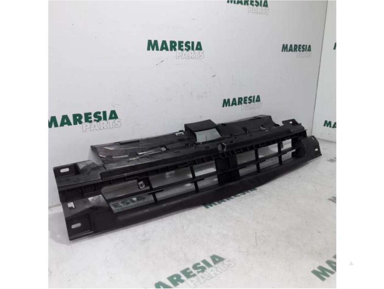 Renault - Trafic - Front bumper frame