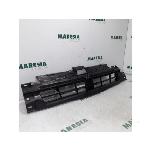 Renault - Trafic - Front bumper frame