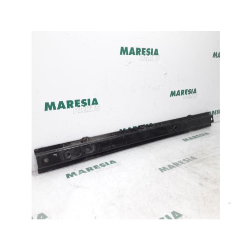 Renault - Trafic - Barre radiateur