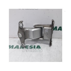 Renault - Trafic - Rear door hinge, right