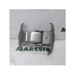 Renault - Trafic - Rear door hinge, right