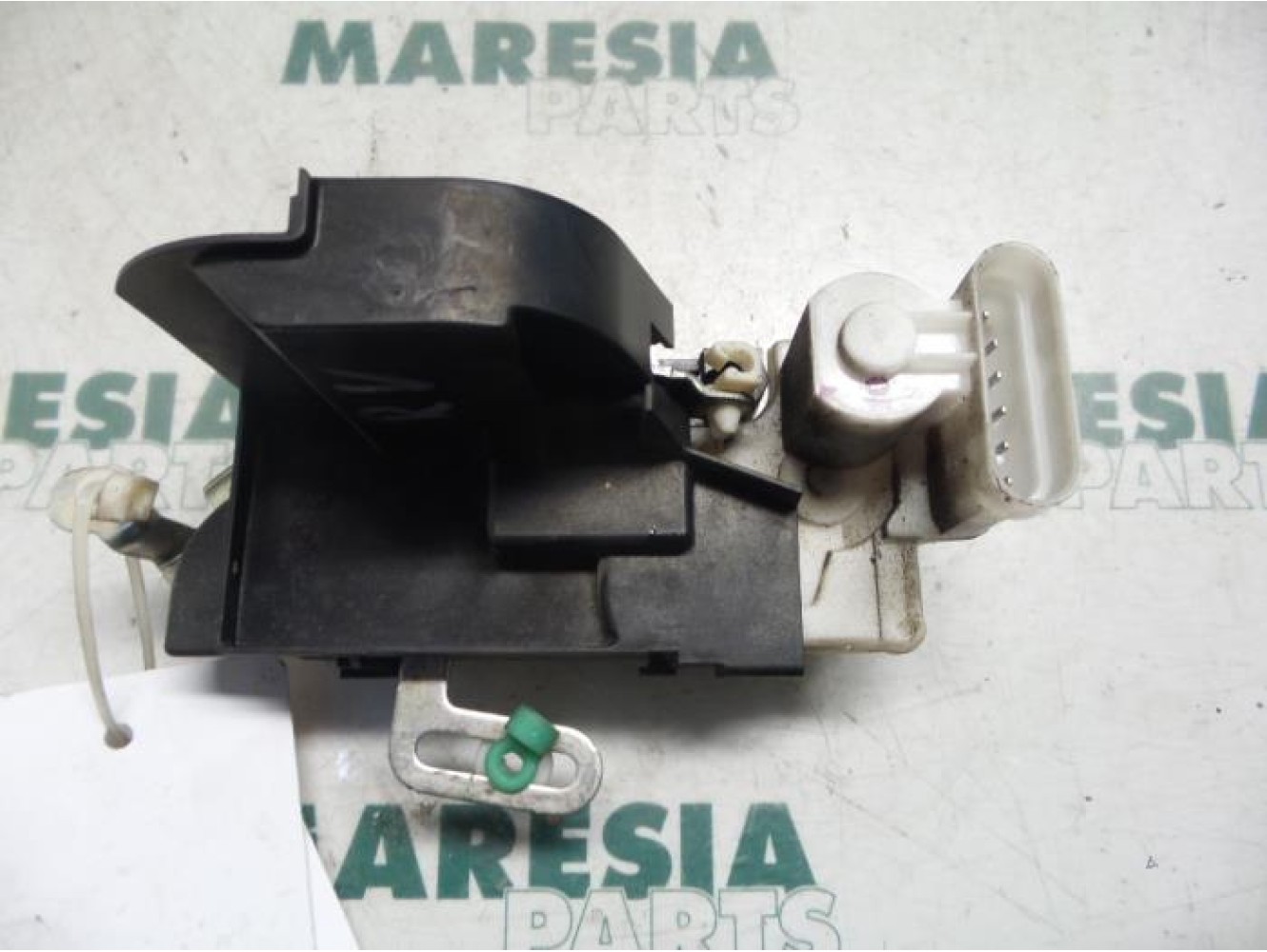 Fiat - Punto - Front door lock mechanism 4-door, right
