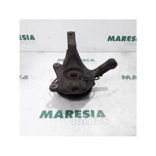 Renault - Trafic - Knuckle, front right