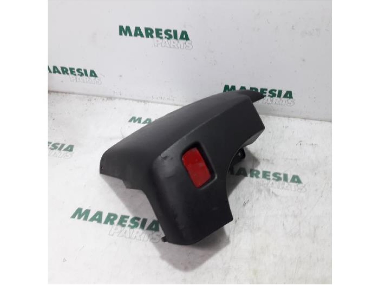 Renault - Master - Rear bumper component, left