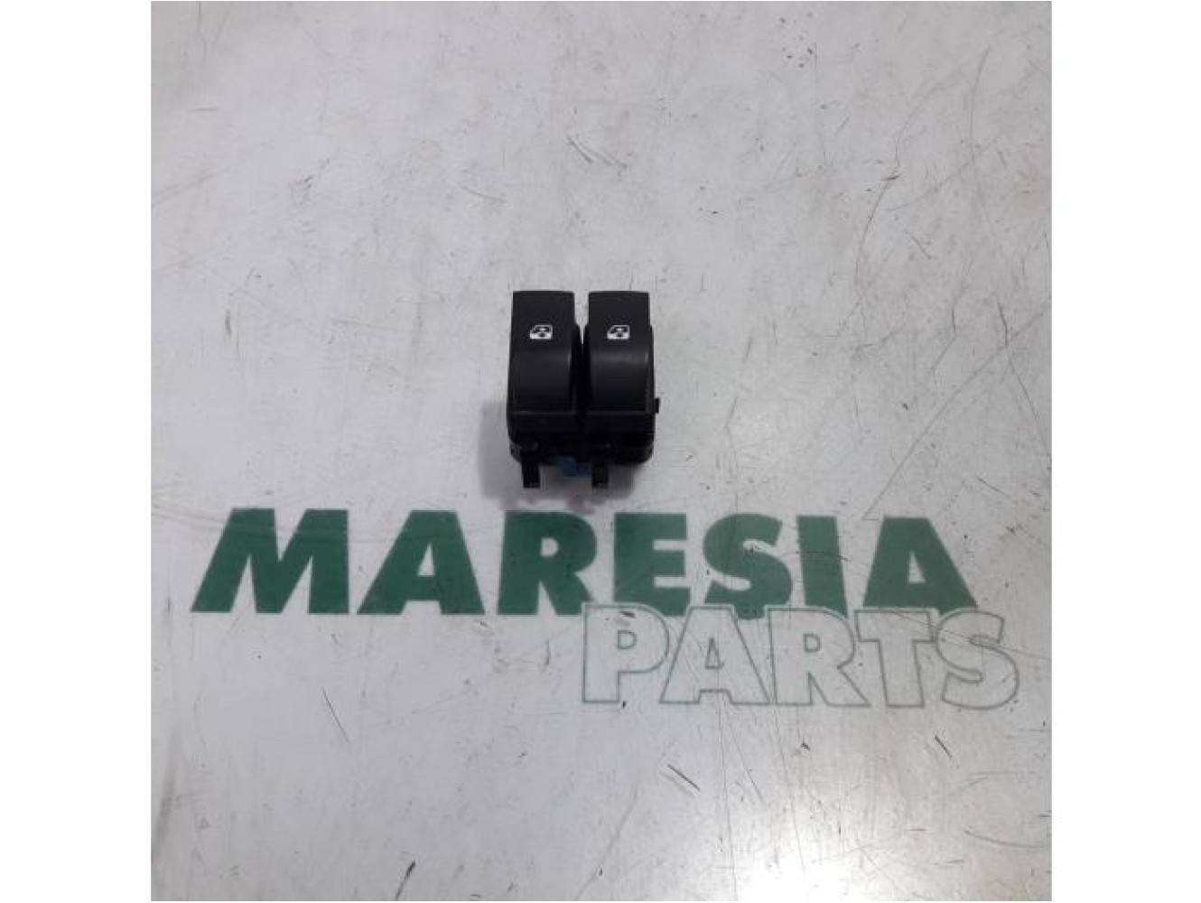 Renault - Master - Multi-functional window switch