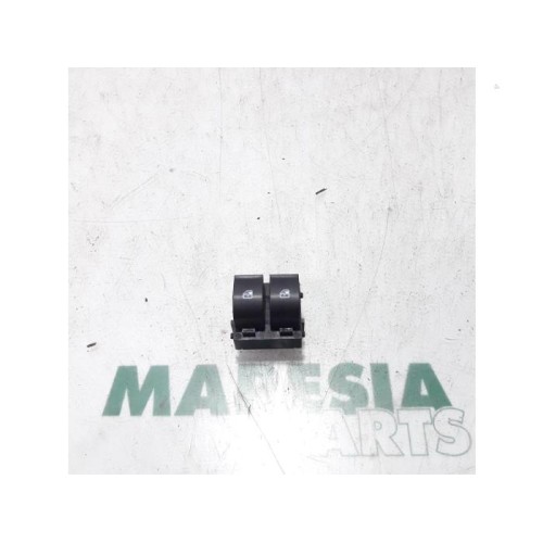 Fiat - Punto - Multi-functional window switch