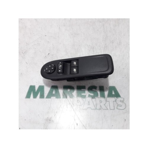 Peugeot - 308 - Multi-functional window switch