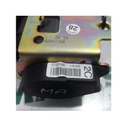 Renault - Megane Scenic - Rear seatbelt, centre