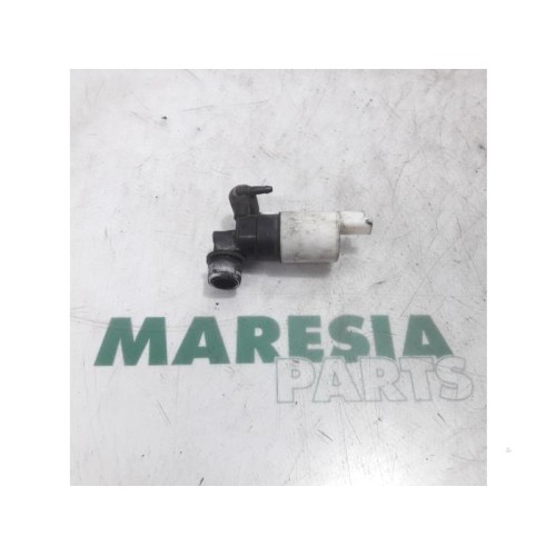 Renault - Megane Scenic - Windscreen washer pump