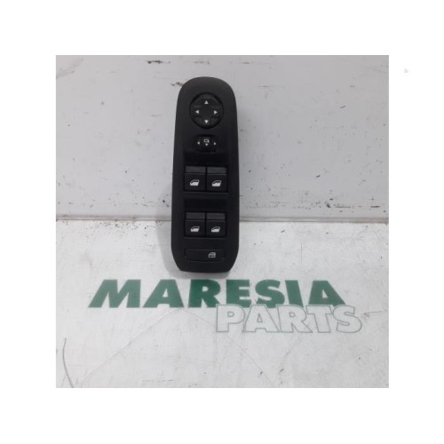 Peugeot - 308 - Multi-functional window switch