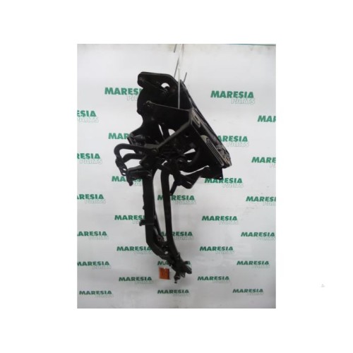 Peugeot - 307 - Tailgate hinge
