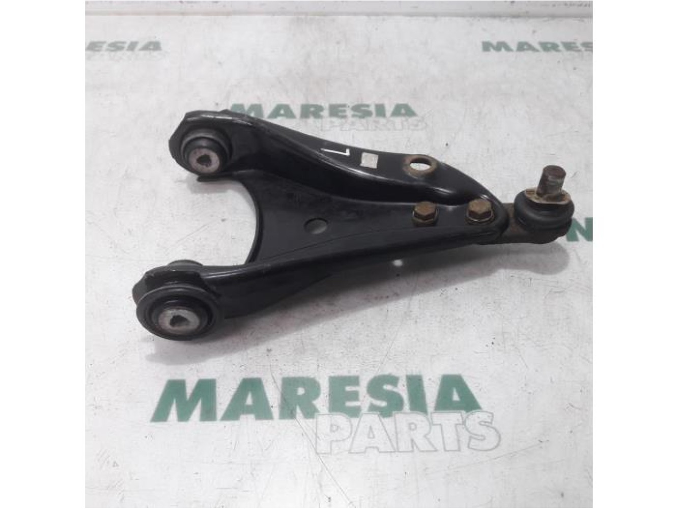 Renault - Twingo - Front lower wishbone, left