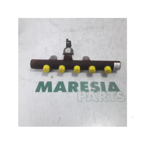 Renault - Twingo - Fuel injector nozzle