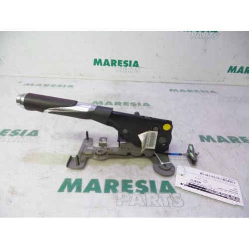 Peugeot - 208 - Parking brake lever