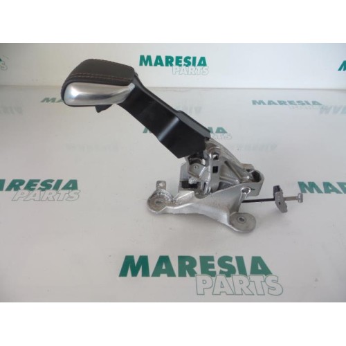Peugeot - 2008 - Parking brake lever