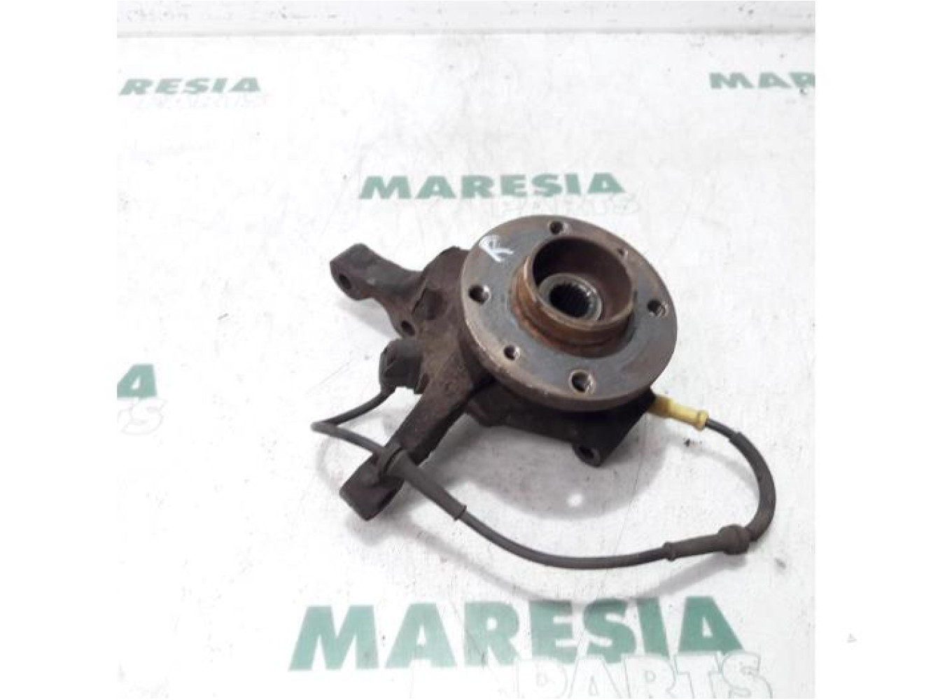 Renault - Clio - Knuckle, front right