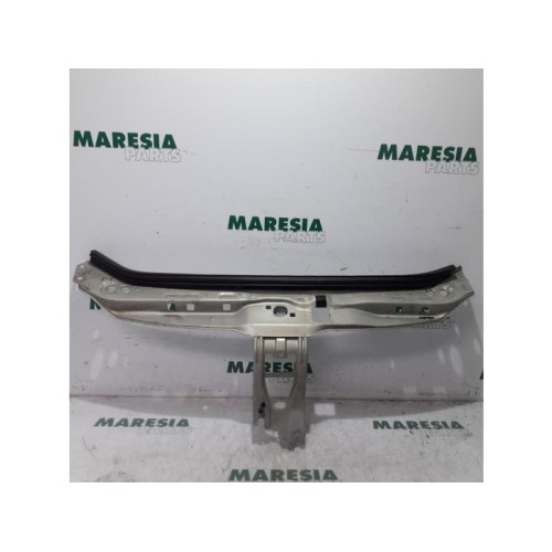Renault - Clio - Lock plate